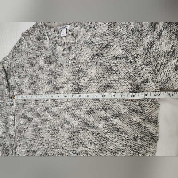 Croft & Barrow V Neck Marled Sweater Women's XL White Black - Picture 10 of 11